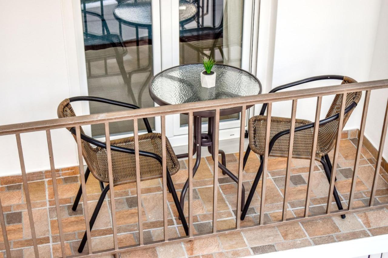 Апартаменты La Maison Plakes 3 Bdr Скиатос